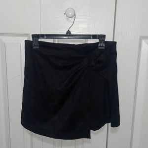 Brand new skort from Versona. Never worn, size large.